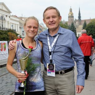 Půlmaraton MMM Košice 2015 - šťastné úsměvy se svěřenkyní Soňou Vnenčákovou /2. místo - v osobním rekordu 1:21:39/