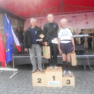 Na stupních vítězů - půlmaraton Pardubice 2014