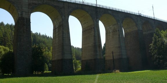 Křižínkov u Brna: běžecká trasa údolím říčky Libochovky