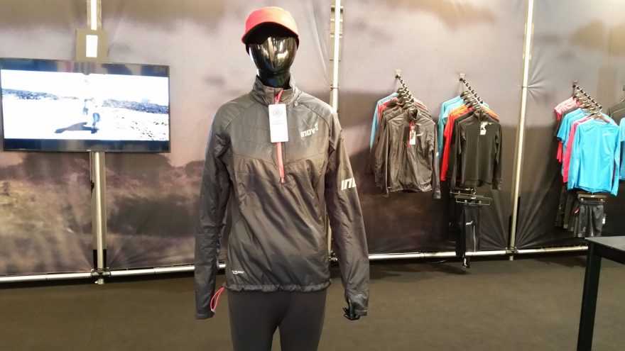 Thermoshell má zip pouze po prsa