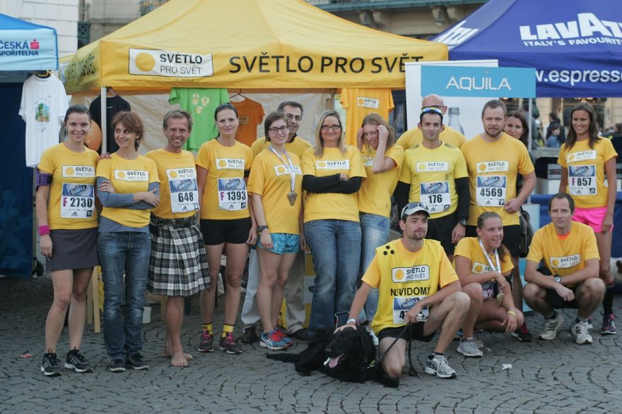 Celý tým Světla pro svět – Prague Birrel Run 2015 (autor fotky Martin Bouda)