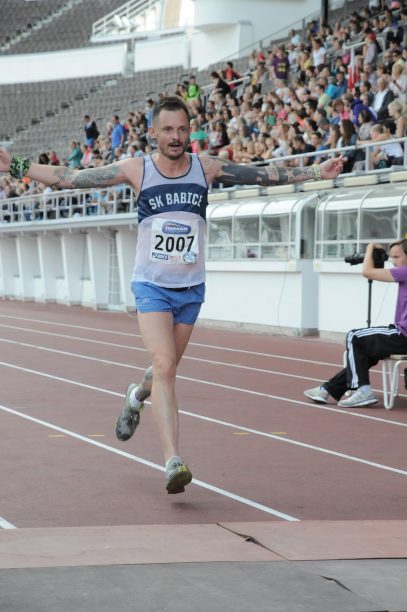 Helsinki marathon 2014. Finiš na olympijském stadionu.