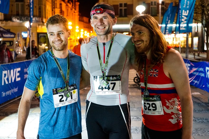 Top 3 na 10 km zprava - 2. Matthew Mayer (37:38), 1. Vít Ryška (36:32), 3. Daniel Kufa (38:00)