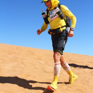 Petr Vabroušek na Sahaře v závodě Marathon des Sables