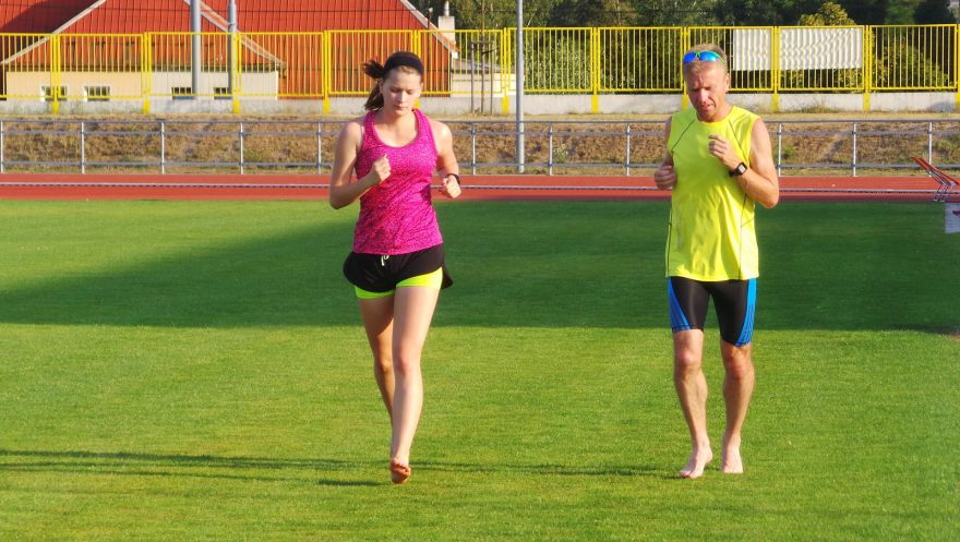 Bosé vyklusání po tréninku na dráze je velmi příjemné (foto: archiv Tereza Mašková)