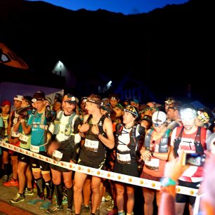 Start ultra sky závodu - největší hvězdy jako Nuria Picas, Luis Hernando, Andy Symonds