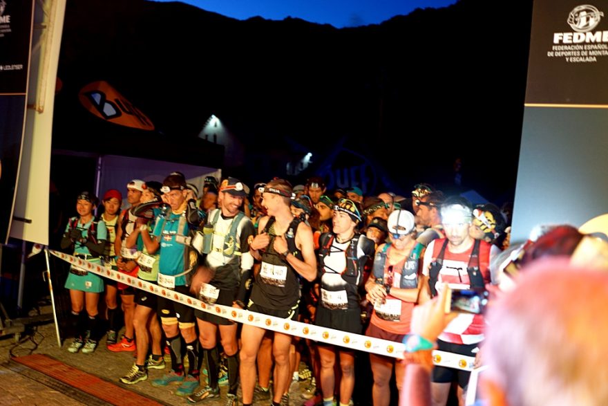 Start ultra sky závodu - největší hvězdy jako Nuria Picas, Luis Hernando, Andy Symonds