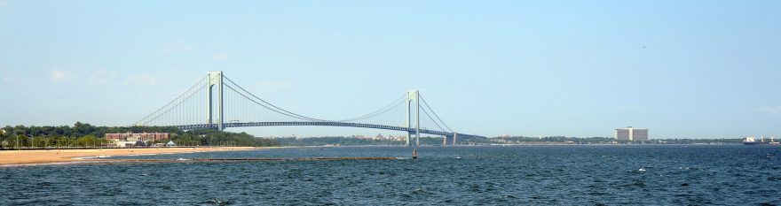 Verrazano-Narrows Bridge spojující Staten Island s Brooklynem (první km na NYC Marathon) (foto: Petr Píša)