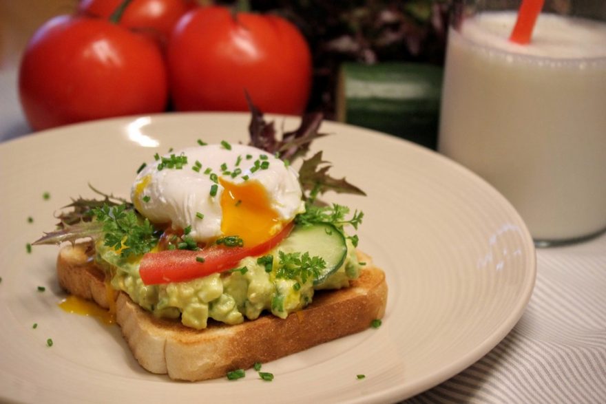 Toast s avokádovou pomazánkou