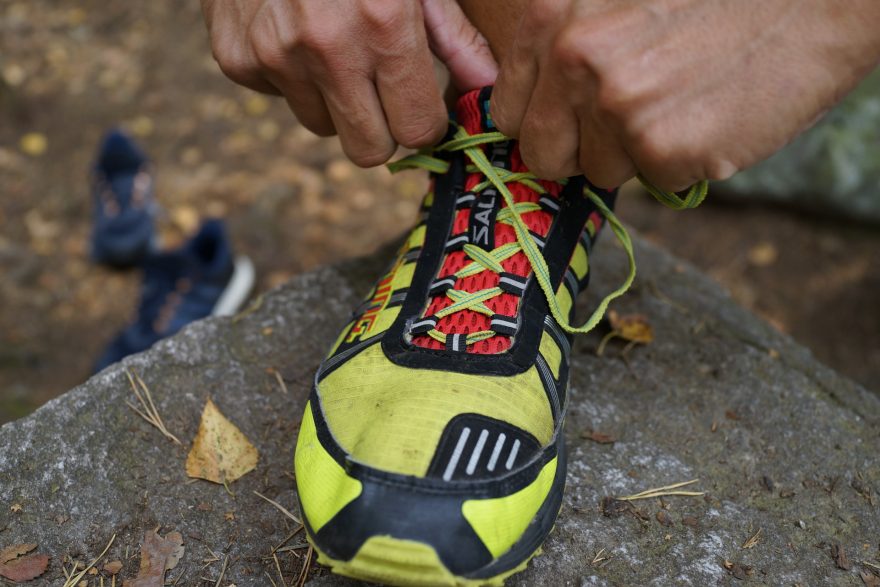 Salming Trail T2 má klasické šněrování