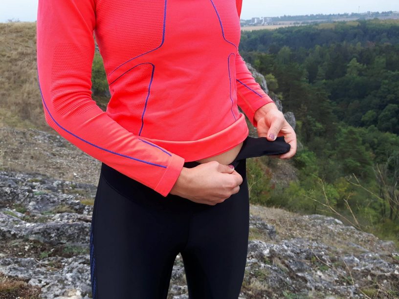 Kalhoty Mizuno mají malou kapsičku na klíče nebo malé občerstvení