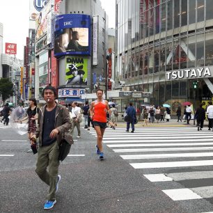 Křižovatka Shibuya - denně zde projde 350 tisíc lidí