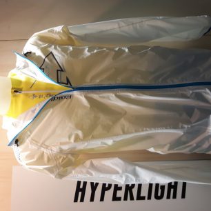 RaidLight Hyperlight bunda vážící 40g