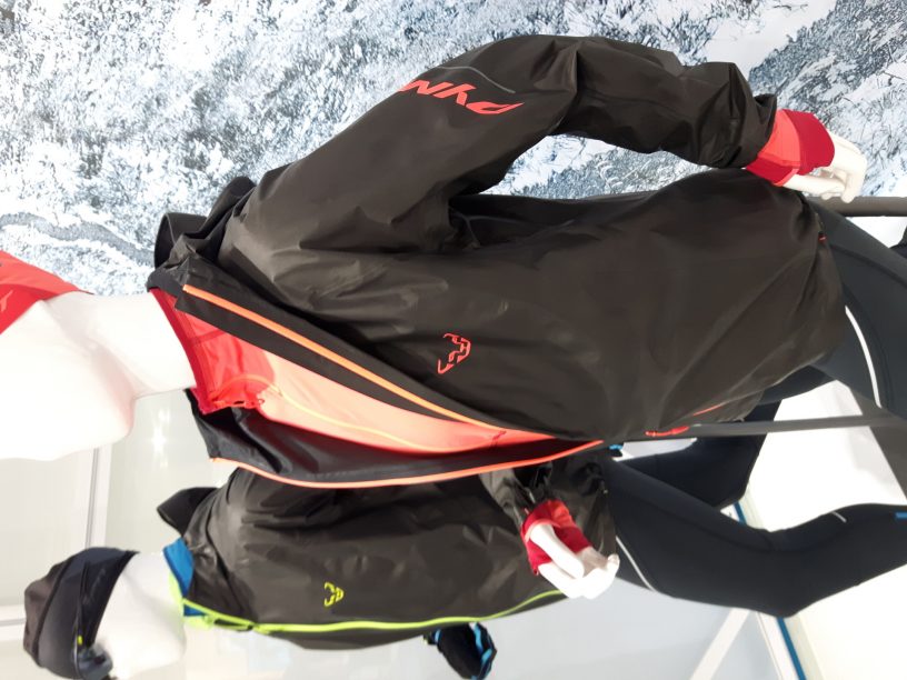 Nejlehčí goretexová bunda na světě od Dynafitu je fakt lehounká.