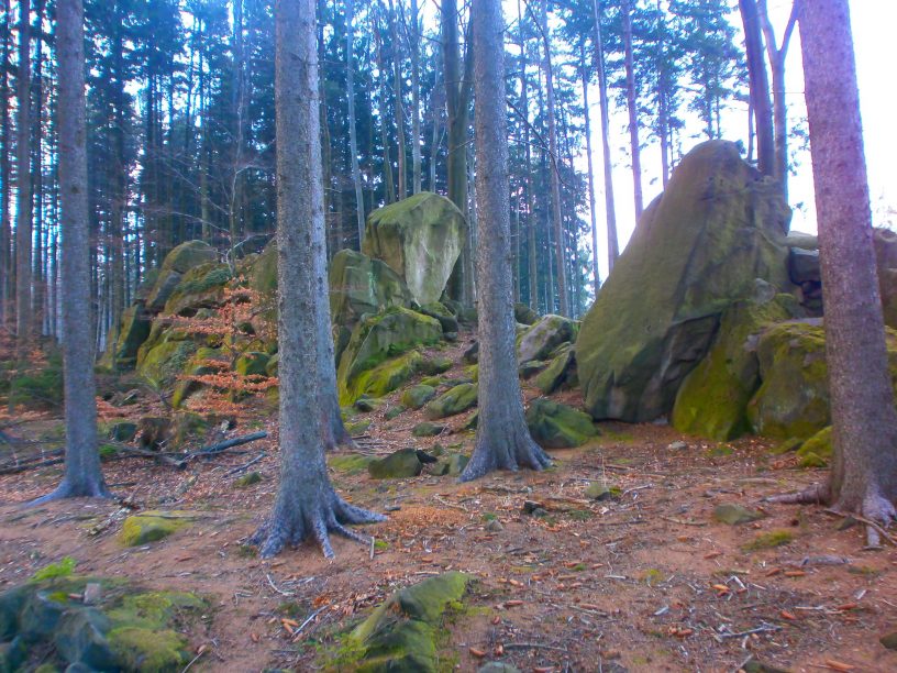 Skalky na hřebenech