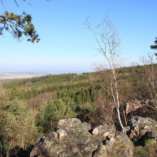 Bílá skála a ranní výhledy - běžcům vyšlo nádherné počasí