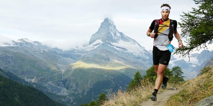 Matterhorn v pozadí, letec v popředí