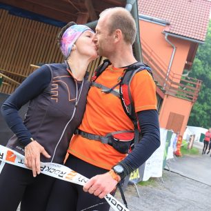Manželský pár Martin a Gabriela Plačkovi v cíli