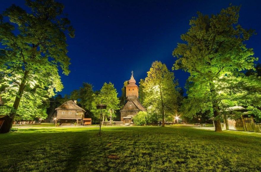 Dřevěná vesnička Valašského muzea v přírodě