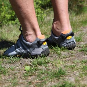 Pro běh na travnatých cestách ideální bota.
