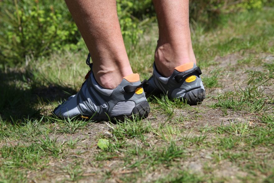 Pro běh na travnatých cestách ideální bota.