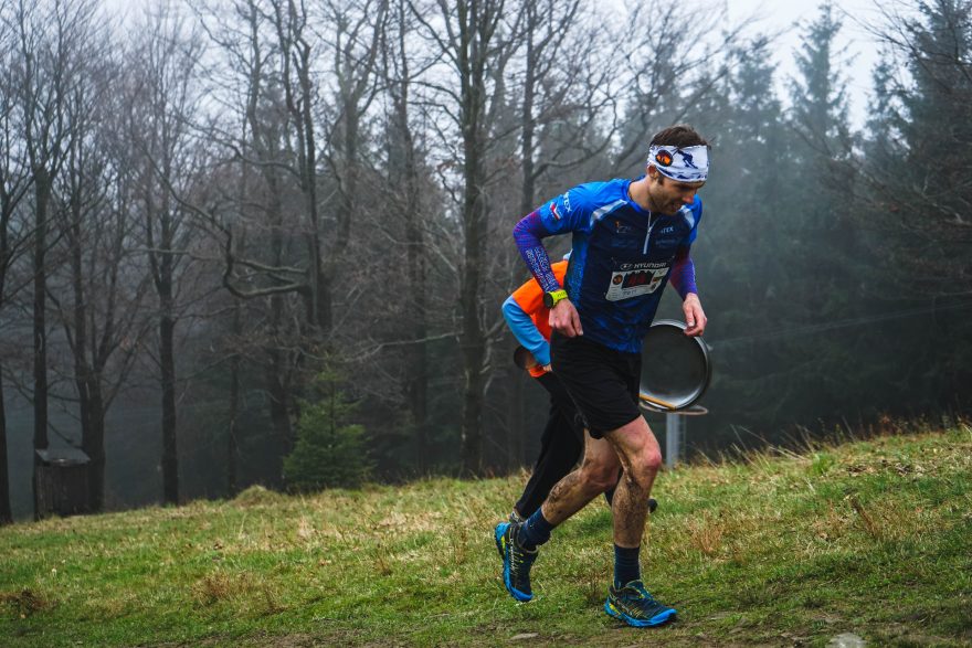 Tomáš Buryška na závěrečném doběhu do cíle Perun Skymarathonu