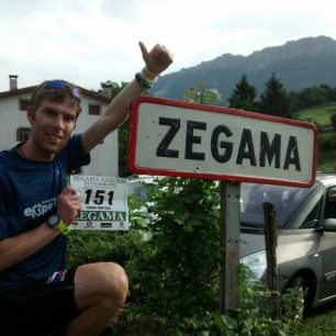 Zegama - Aizkorri v pozadí, v popředí Tomáš Buryška