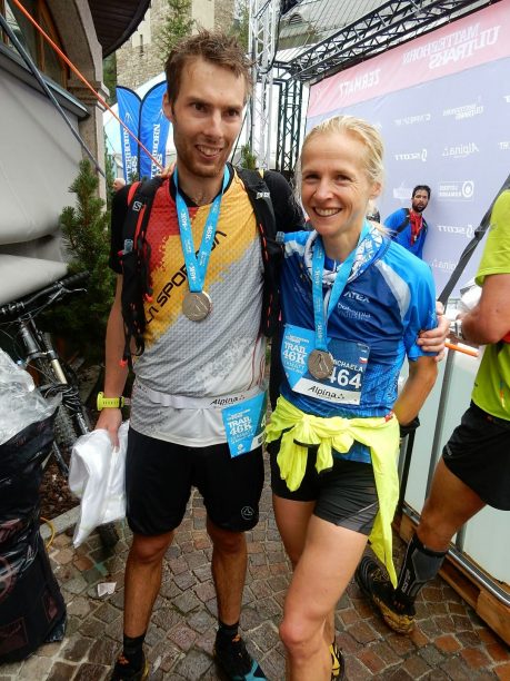 Tomáš Buryška na Matterhorn Ultraks - cilové foto s Míšou Mertovou (2. žena)