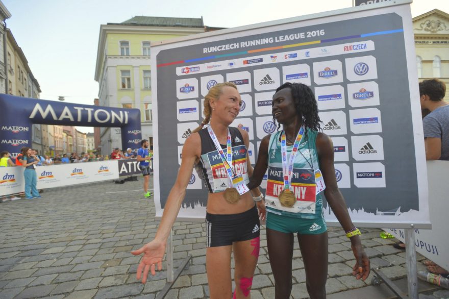 Eva Vrabcová s Mary Keitany