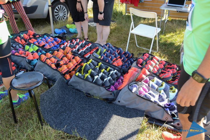 Na stánku Sport Hobby Benešov byly k dispozici modely bot Salomon k otestování