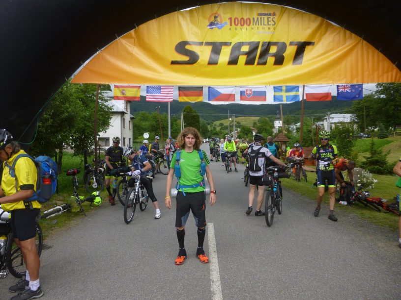 Josef Schovánek na startu závodu 1000 Miles Adventure napříč Československem.