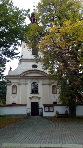 Gotický kostel v Petrovicích