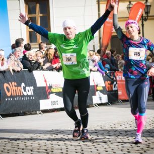 Běhá celá rodina - Hradecký půlmaraton 2016.