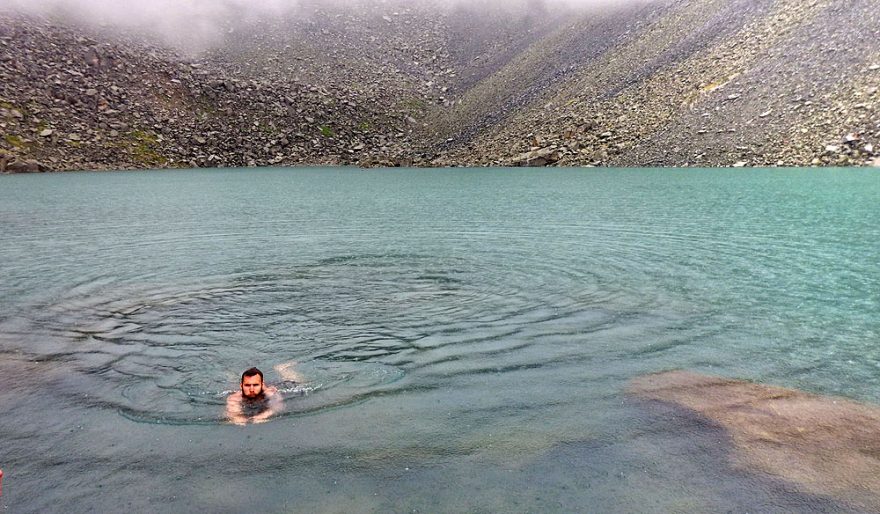 Koupel v ledovém jezeře Horských duchů