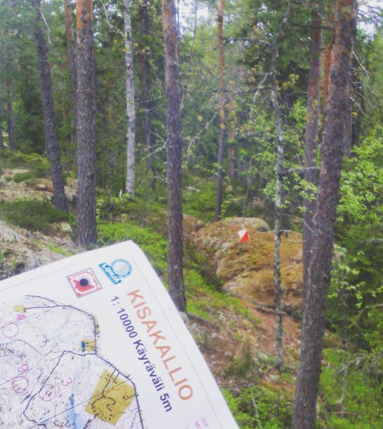 Mapa a buzola jsou nepostradatelným vybavením pro orienťáky
