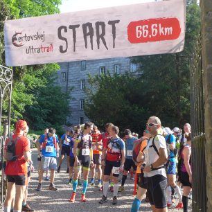 Start na hradě Houska