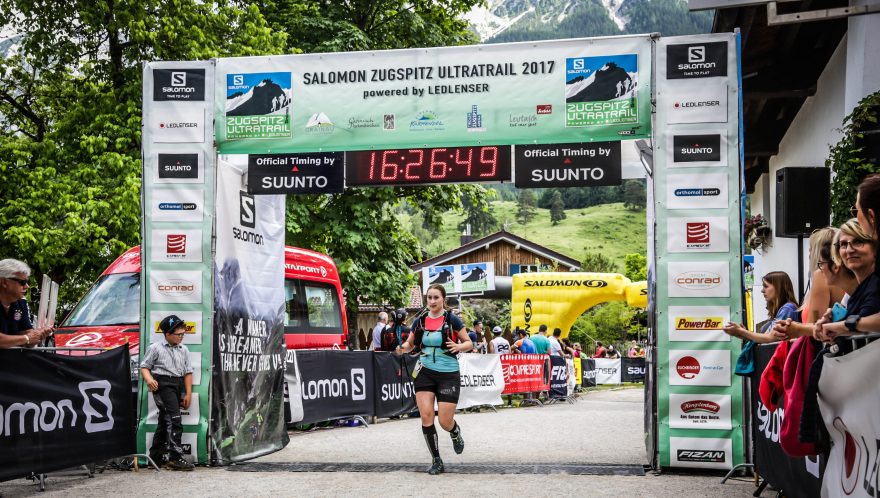 Jitka v cíli Zugspitz Ultratrailu