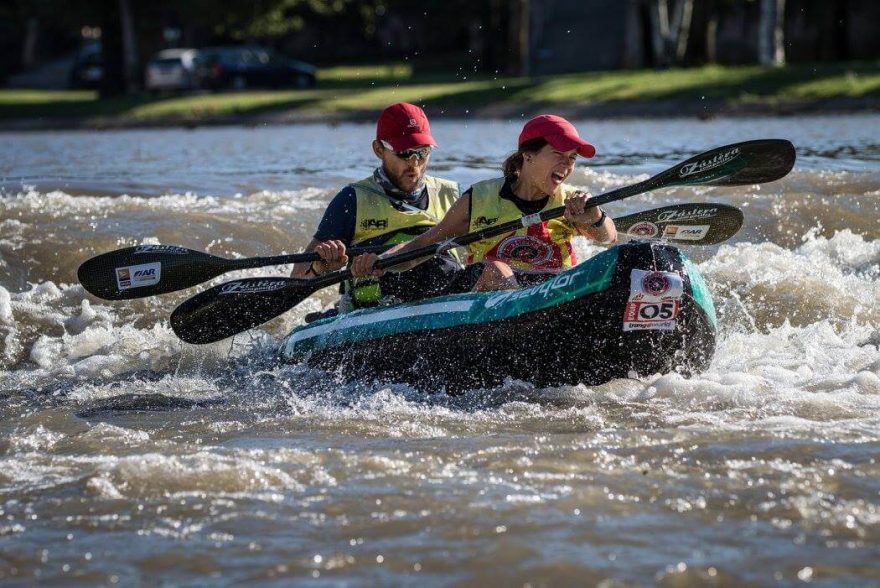 Pádlování také zařazujeme do tréninku, na Adventure race bývají na vodě až stovky kilometrů