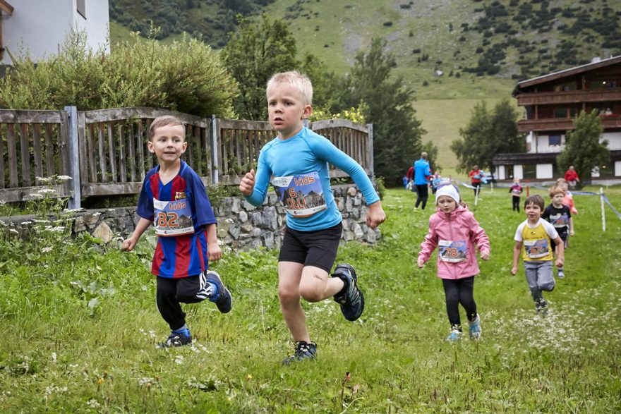 Závodit můžou i nejmladší členové vaší běžecké smečky