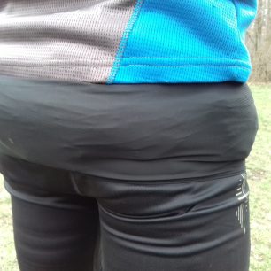 Schovaná bunda z boku