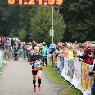 KRISTÝNA DVOŘÁKOVÁ: mladá, talentovaná běžkyně desítek a půlmaratonů: Každý hezký čas mě potěší