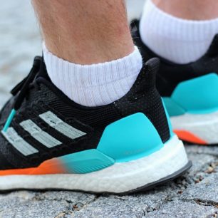 ADIDAS SOLAR BOOST silnička pro výkonnostní běžce