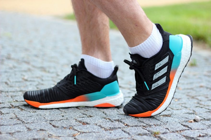ADIDAS SOLAR BOOST silnička pro výkonnostní běžce