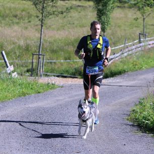 vítězný dogtrekař na trase Half Jan Krabec