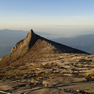 Brzo ráno při sestupu z Mount Kinabalu