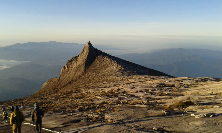 Brzo ráno při sestupu z Mount Kinabalu