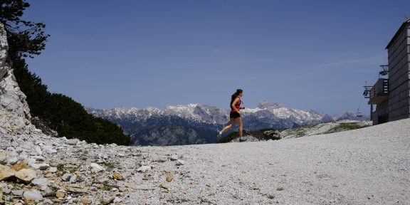 SLOVINSKO: trasa u jezera Bohinj s výhledem na Triglav