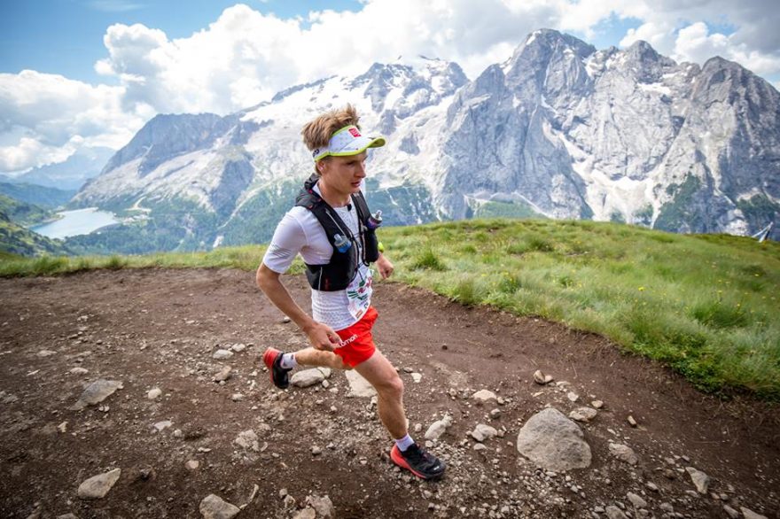 Padesátý kilometr závodu DoloMyths Sellaronda Ultratrail