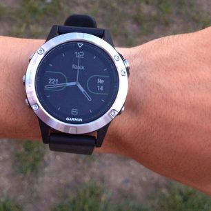 RECENZE: GARMIN FÉNIX 5 Silver optic, Black band