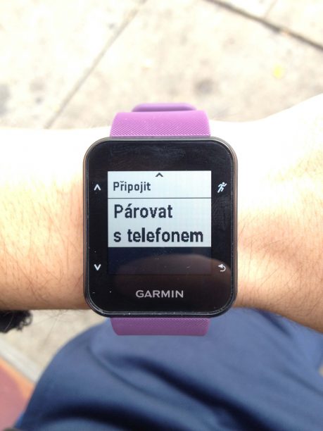 Možnost párovat s mobilním telefonem